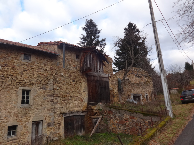 Maison à vendre en Auvergne PuydeDôme SainteCatherine Une ancienne quatre chambres ferme