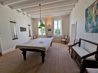 Beautifully restored 5 bedroom house with swimming pool and lovely views. On the outskirts of Coutras.