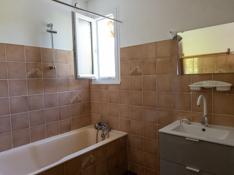 French property for sale in Saint-Séverin, Charente - €180,000 - photo 6