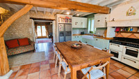 Maison à vendre à Clérac, Charente-Maritime - 299.999 € - photo 3
