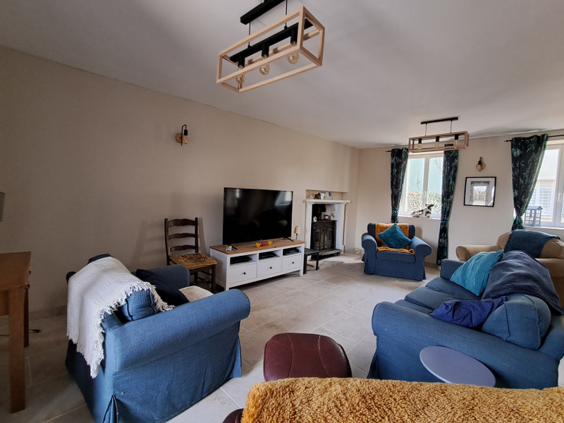 French property for sale in Bresdon, Charente-Maritime - €199,800 - photo 4