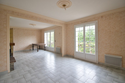 French property for sale in La Flèche, Sarthe - €241,500 - photo 1