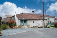Maison à vendre à Vouvant, Vendée - 299.600 € - photo 1