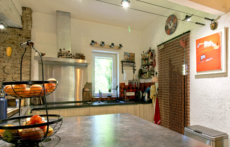French property for sale in Apt, Vaucluse - €767,000 - photo 5