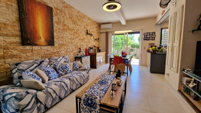French property for sale in La Livinière, Hérault - €248,000 - photo 2