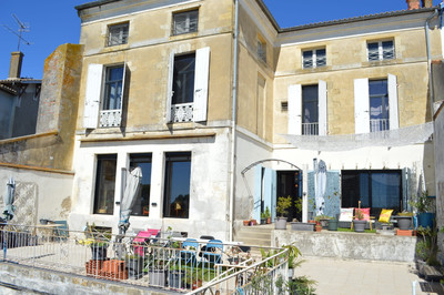 French property for sale in Tonneins, Lot-et-Garonne - €292,000 - photo 9