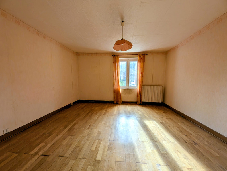French property for sale in Ruffec, Charente - €71,500 - photo 4