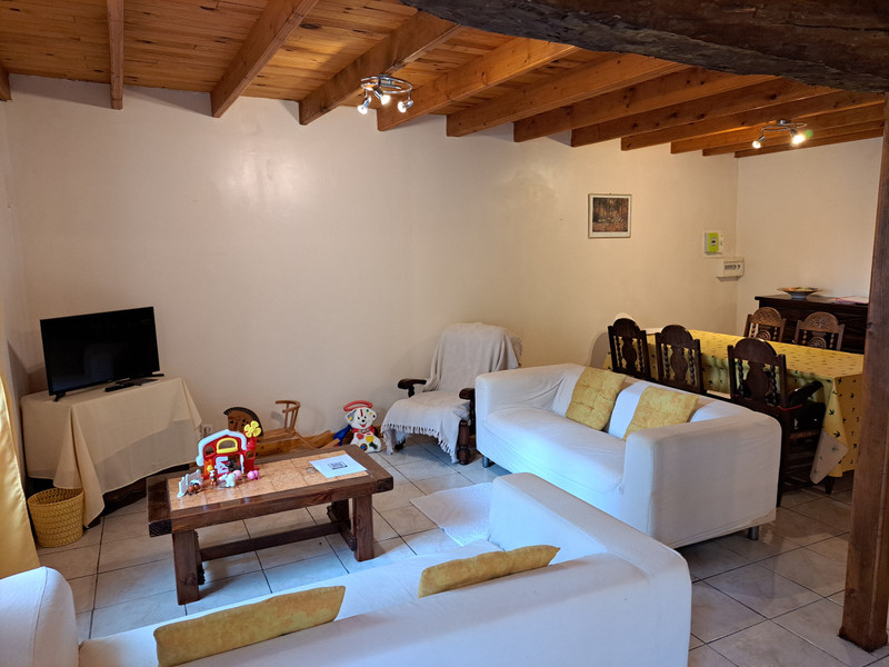 French property for sale in Saint-Pierre-de-Juillers, Charente-Maritime - €450,000 - photo 6