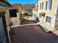 Guest house / gite for sale in Saint-Estèphe Dordogne Aquitaine