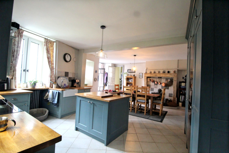 French property for sale in Confolens, Charente - €299,000 - photo 4