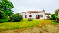 Maison à vendre à Saint-Pierre-de-Juillers, Charente-Maritime - 299.600 € - photo 14