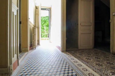 French property for sale in Montreuil, Seine-Saint-Denis - €1,500,000 - photo 5
