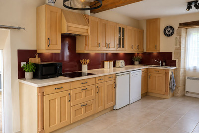 French property for sale in Saint-Fraigne, Charente - €149,999 - photo 2