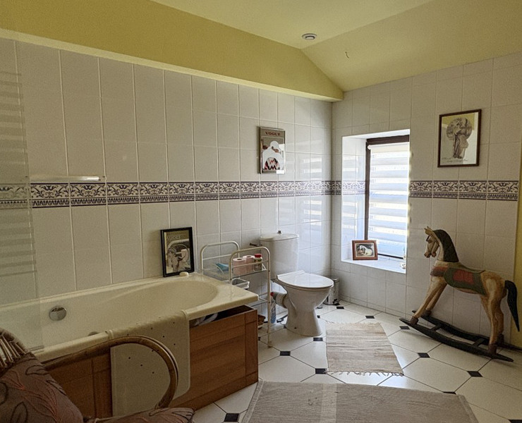 French property for sale in La Chapelle-Bâton, Vienne - €174,900 - photo 5