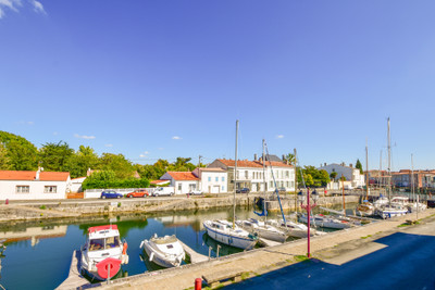 Maison à vendre à Marans, Charente-Maritime, Poitou-Charentes, avec Leggett Immobilier
