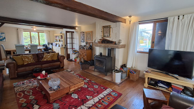 French property for sale in Cherval, Dordogne - €299,999 - photo 4
