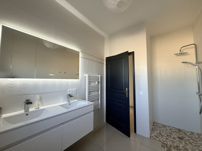 French property for sale in Montagne, Gironde - €339,200 - photo 11