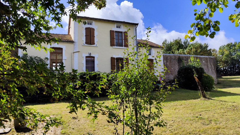 French property for sale in Poursac, Charente - €229,995 - photo 11