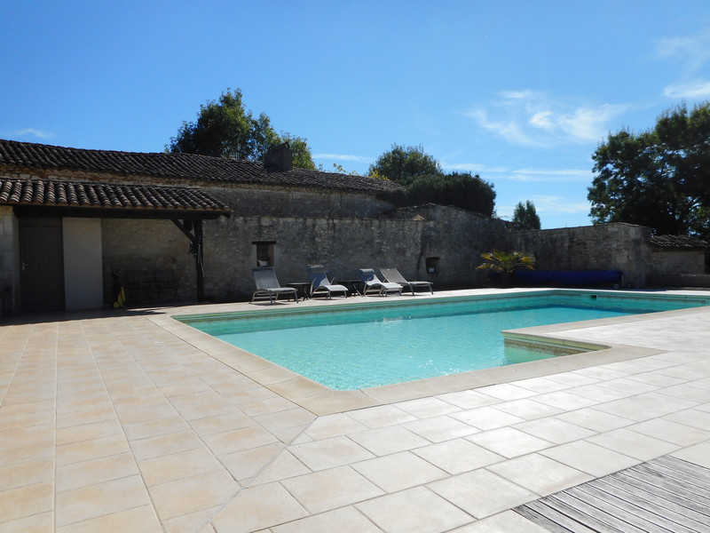 French property for sale in Sigoulès-et-Flaugeac, Dordogne - €840,000 - photo 2