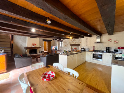 French property for sale in Grassac, Charente - €299,600 - photo 3