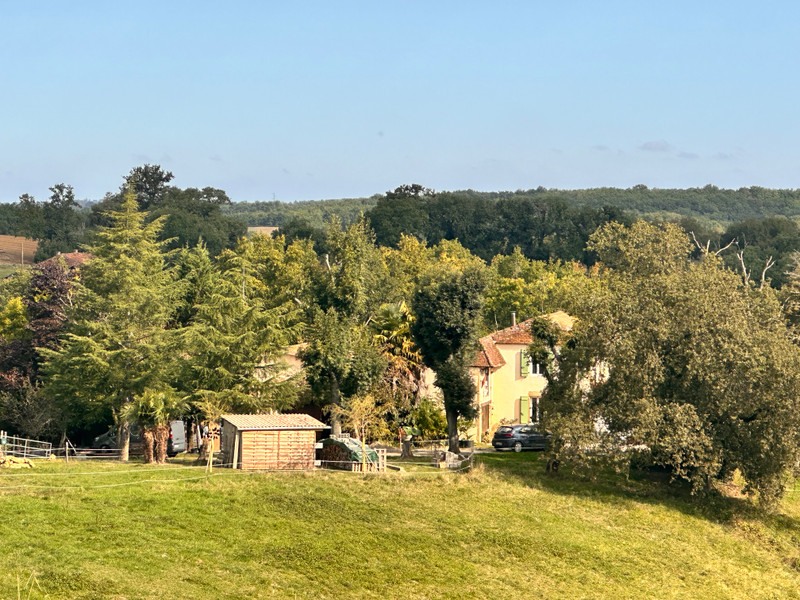 French property for sale in Armous-et-Cau, Gers - €470,000 - photo 0