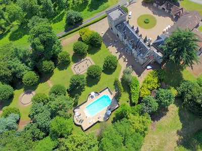 Breath-taking château, along with a gorgeous self-contained owner’s apartment, just 20 minutes from Angoulême.