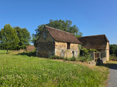 Grange à vendre à Rouffignac-Saint-Cernin-de-Reilhac, Dordogne, Aquitaine, avec Leggett Immobilier