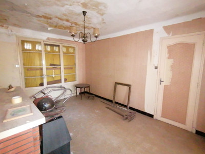French property for sale in La Penne-sur-Huveaune, Bouches-du-Rhône - €390,000 - photo 3