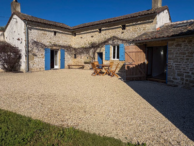 Maison à vendre à Messé, Deux-Sèvres, Poitou-Charentes, avec Leggett Immobilier