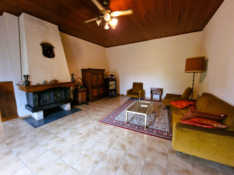 French property for sale in Montpon-Ménestérol, Dordogne - €296,800 - photo 3