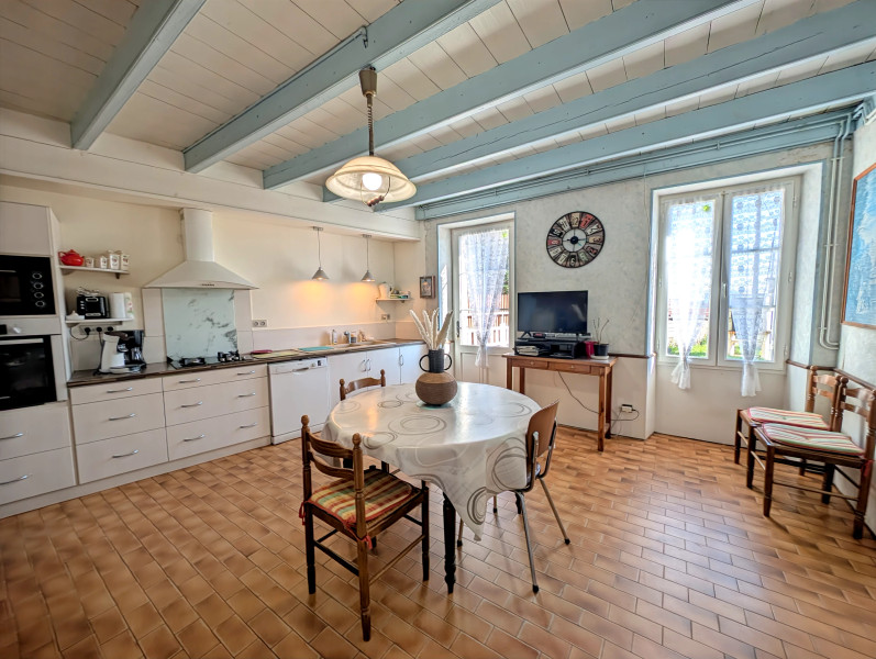 French property for sale in Montguyon, Charente-Maritime - €375,000 - photo 1