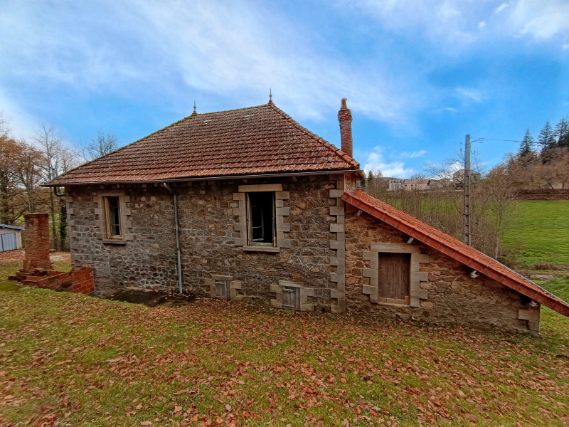 French property for sale in Aubusson, Creuse - €88,000 - photo 2
