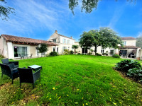 Propriété à vendre à Jarnac, Charente - 439 000 € - photo n°2