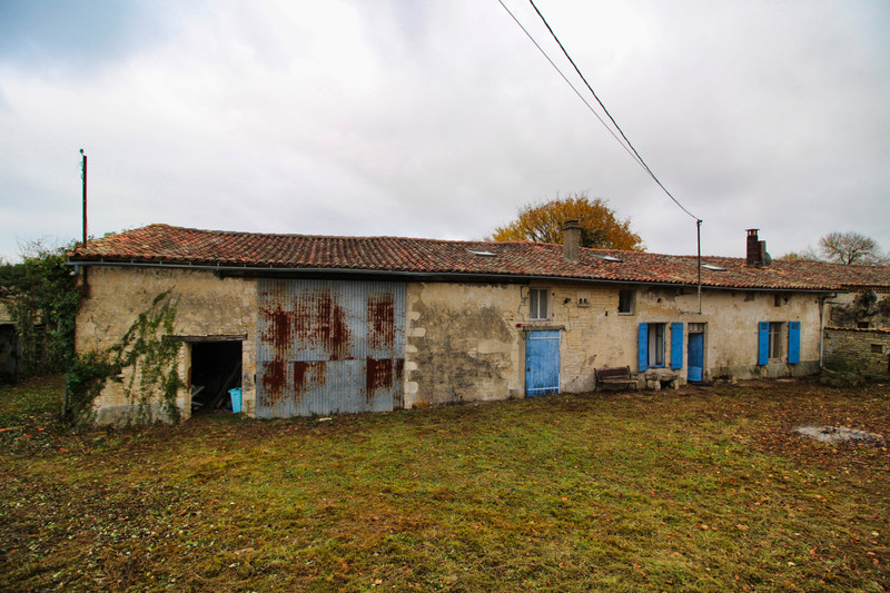 Maison à vendre à Paizay-le-Chapt, Deux-Sèvres - 77 000 € - photo 1