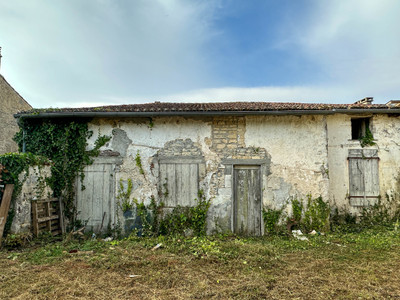 French property for sale in Beauvais-sur-Matha, Charente-Maritime - €36,000 - photo 1