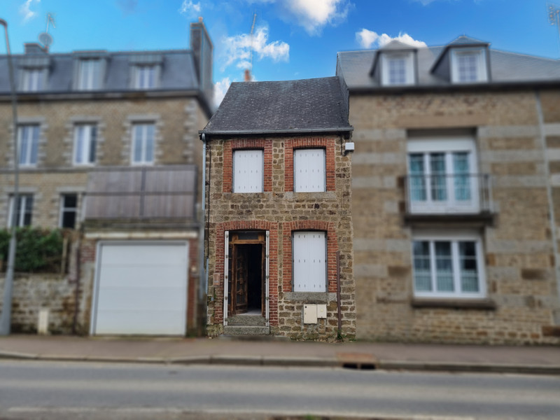 Maison à vendre à Flers, Orne - 60 000 € - photo 1