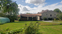 Maison à vendre à La Forêt-sur-Sèvre, Deux-Sèvres - 474.460 € - photo 3