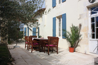 Maison à vendre à Mortagne-sur-Gironde, Charente-Maritime - 287.830 € - photo 2