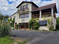 Maison à vendre à Chabanais, Charente - 230.050 € - photo 1