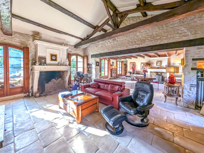 French property for sale in Montmérac, Charente - €579,000 - photo 5