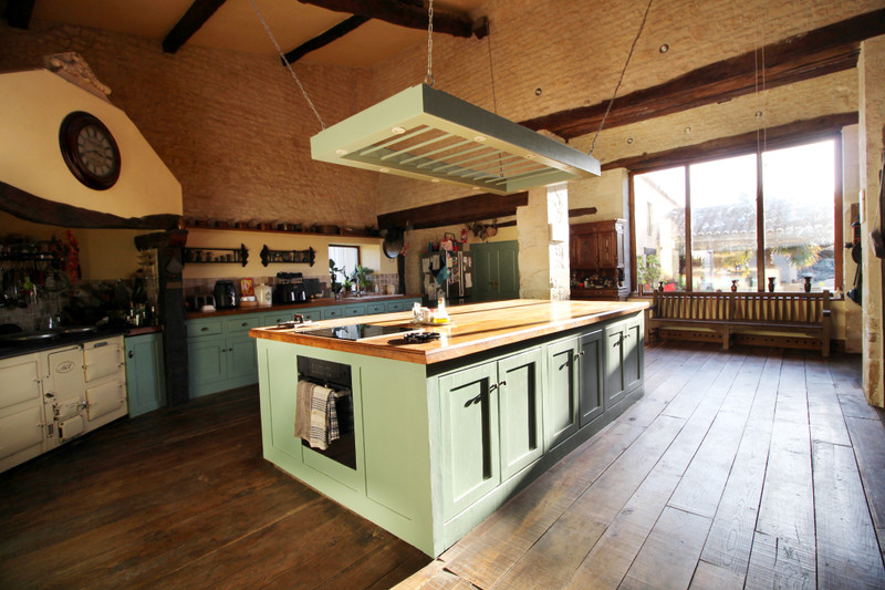 French property for sale in Chives, Charente-Maritime - €734,000 - photo 2
