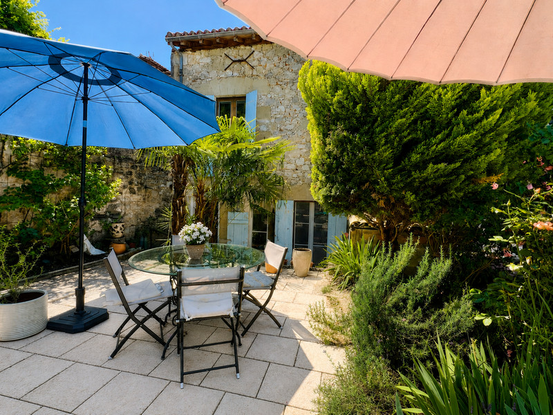 French property for sale in Lauzun, Lot-et-Garonne - €371,000 - photo 0