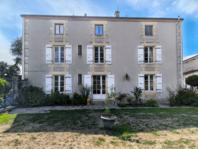 Maison à vendre à Val-d'Oire-et-Gartempe, Haute-Vienne, Limousin, avec Leggett Immobilier