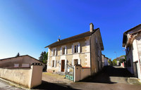 Maison à vendre à Saint-Séverin, Charente - 233.200 € - photo 1