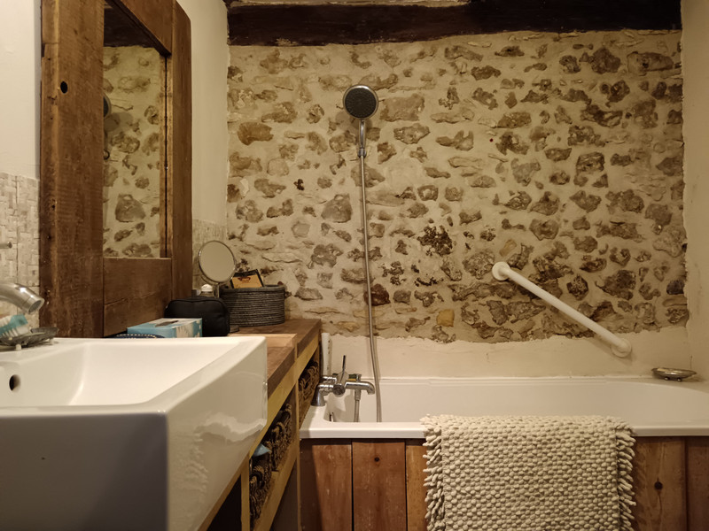 French property for sale in La Chapelle-Bâton, Vienne - €204,120 - photo 5
