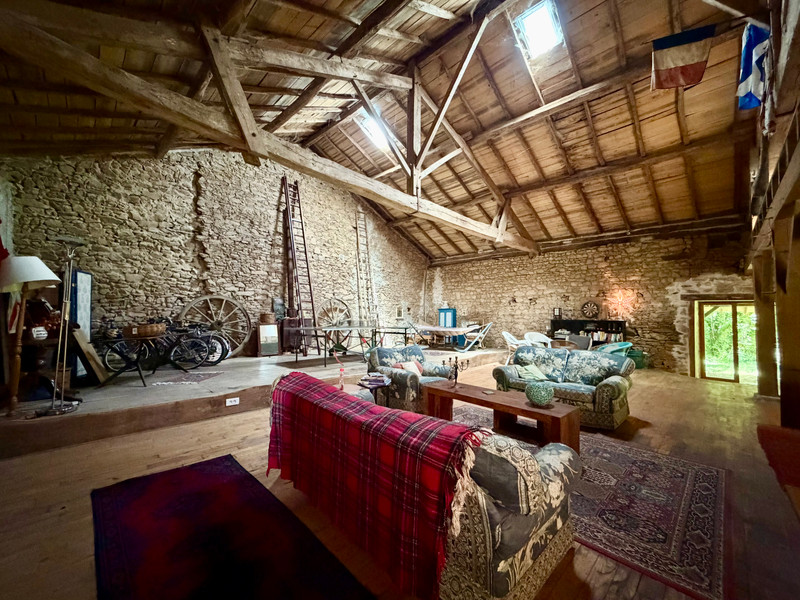 French property for sale in Les Salles-Lavauguyon, Haute-Vienne - €119,900 - photo 3
