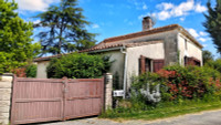 Propriété à vendre à Chamouillac, Charente-Maritime - 240 215 € - photo n°1