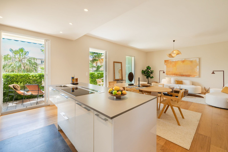 French property for sale in Nice, Alpes-Maritimes - €1,350,000 - photo 4