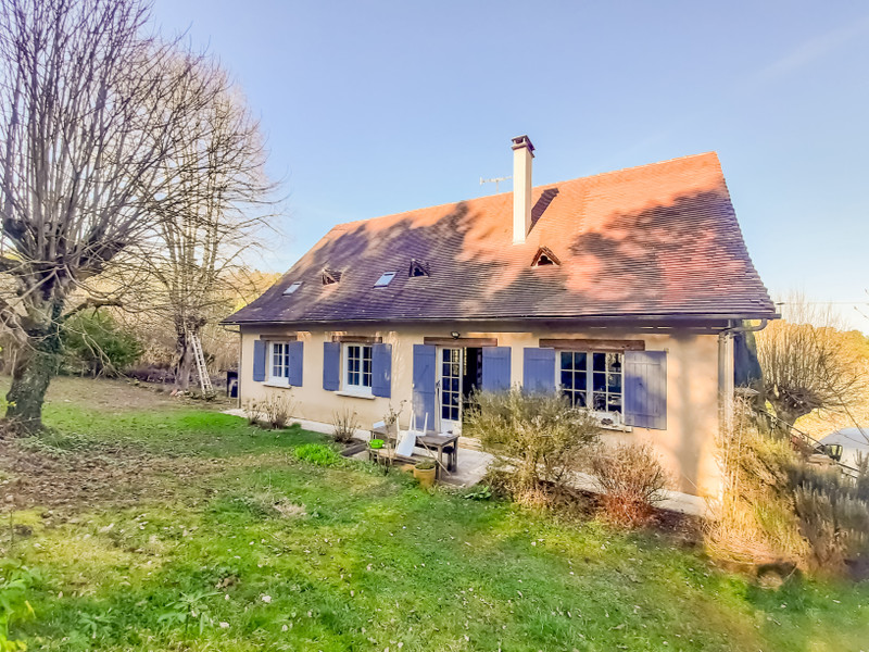 French property for sale in Antonne-et-Trigonant, Dordogne - €392,000 - photo 2