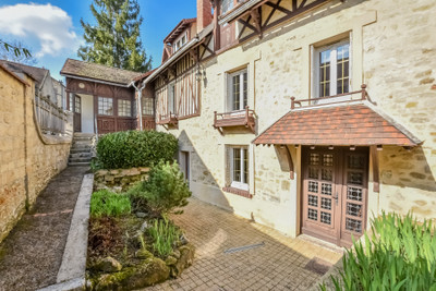Maison à vendre à JOUY LA FONTAINE, Val-d'Oise, Île-de-France, avec Leggett Immobilier